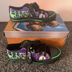 Boys Monster Jam non mark sole sneakers size 13.5